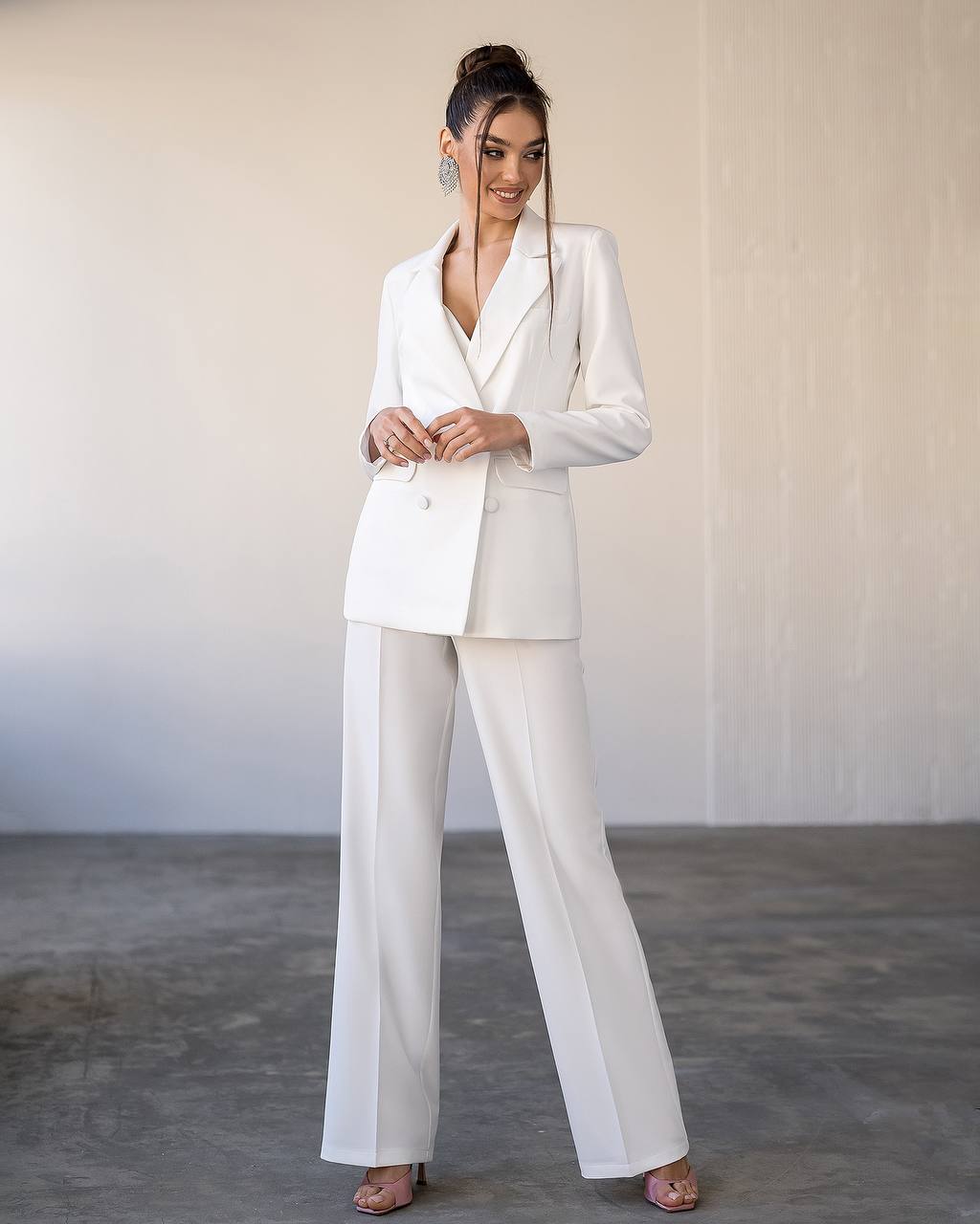 Dreiteiliger Anzug | Zweireihiger Blazer mit Hose mit weitem Bein + Oberteil