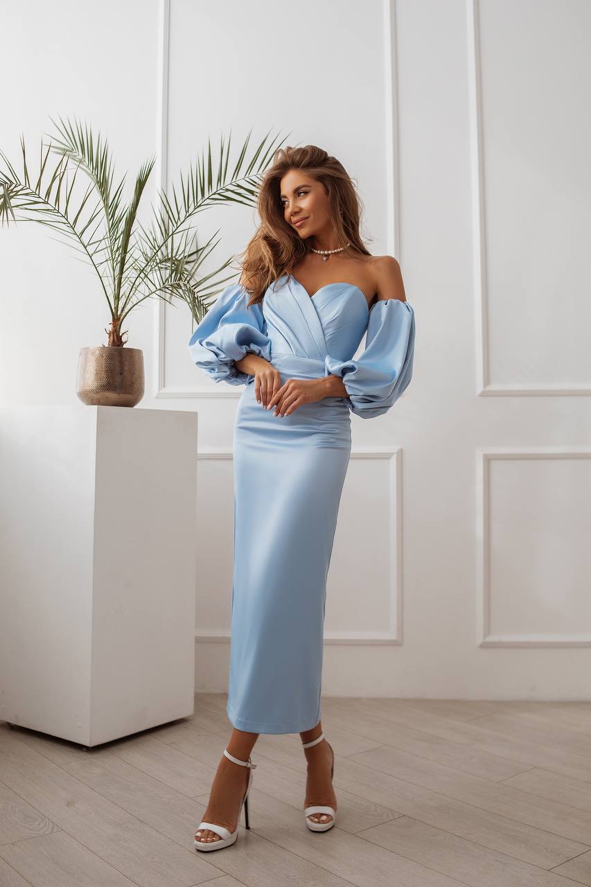 Blaues Midikleid mit Puffärmeln