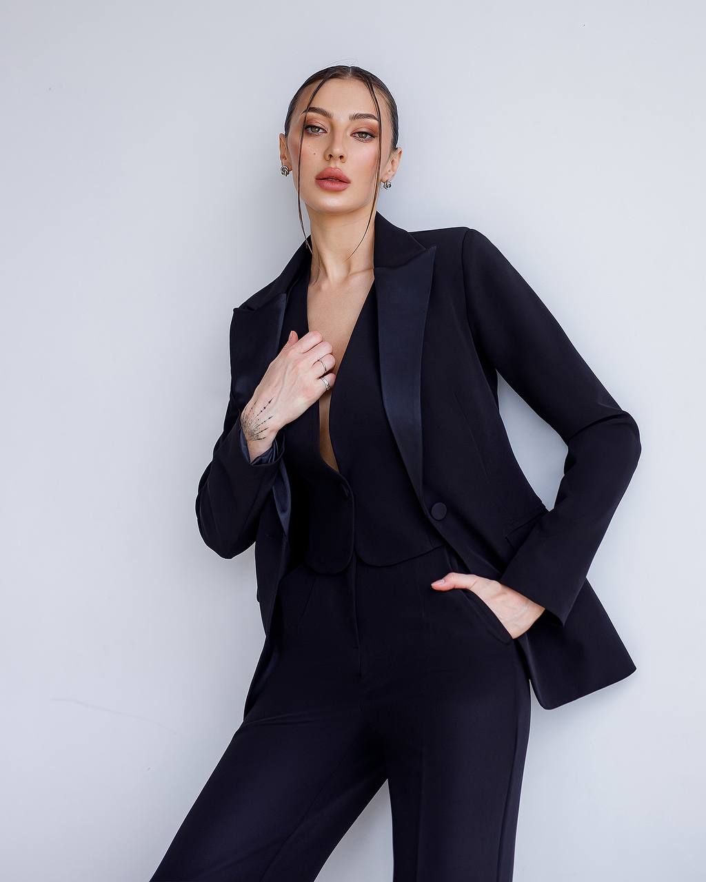 Dreiteiliger Anzug|Blazer Satinkragen+Weste+Hose