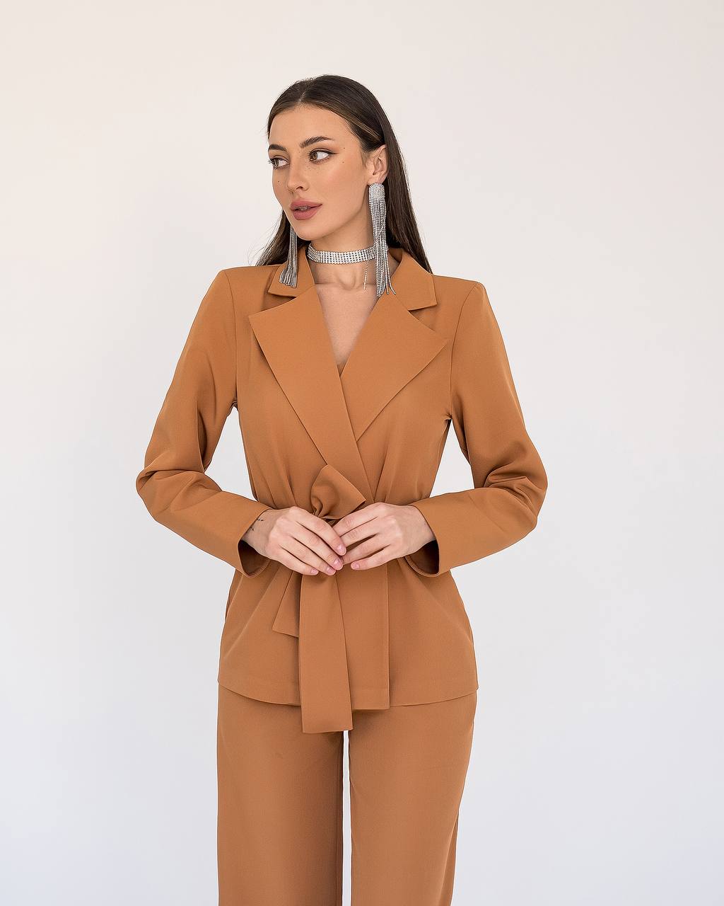 Dreiteiliger Anzug | Blazer mit Gürtel + Korsettoberteil + Hose