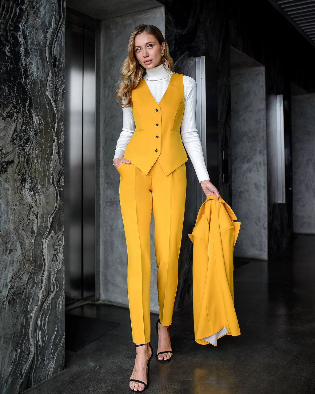 Eleganter formeller dreiteiliger Anzug