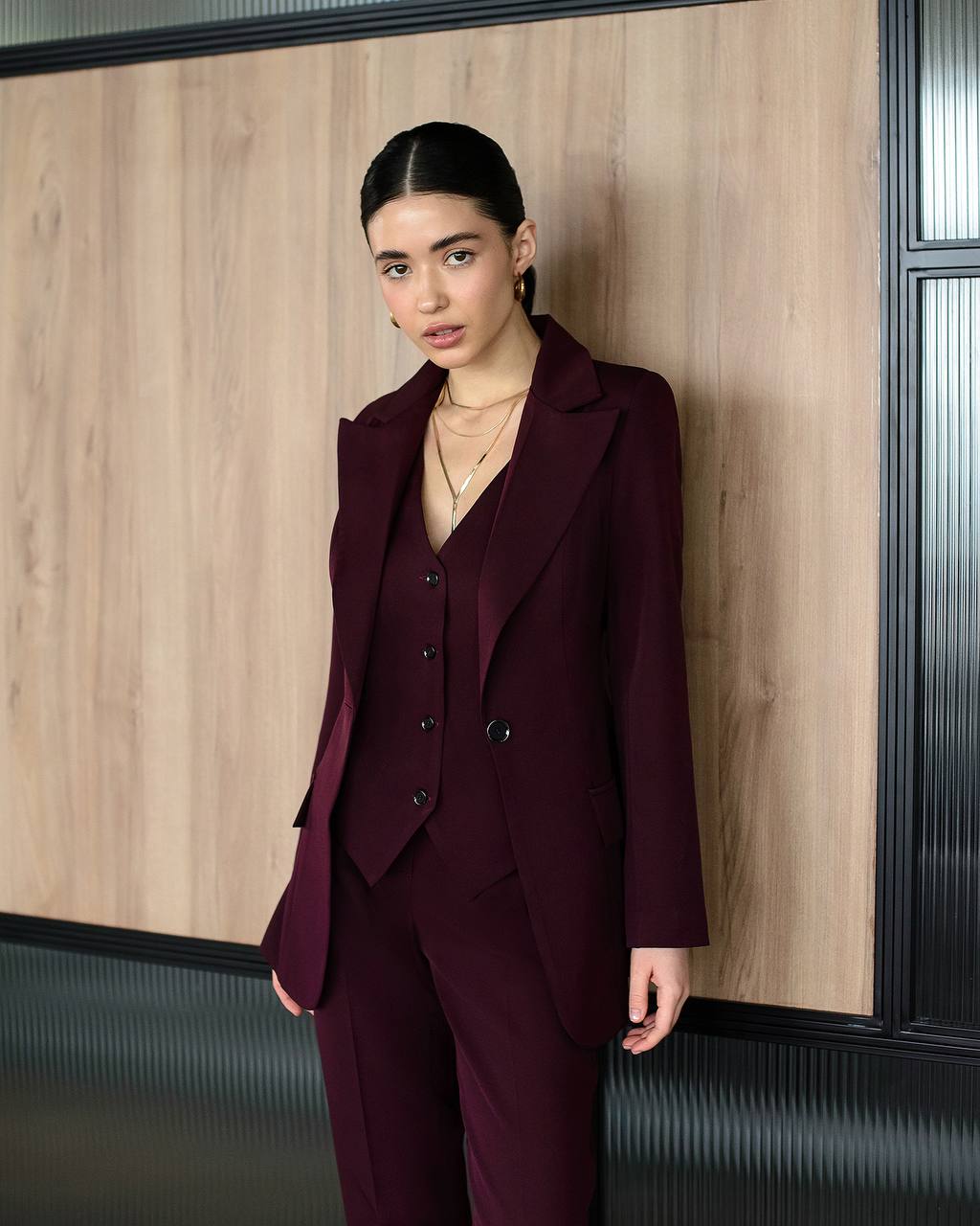 Dreiteiliger Anzug | Blazer + Weste mit Knöpfen + gerade Hose