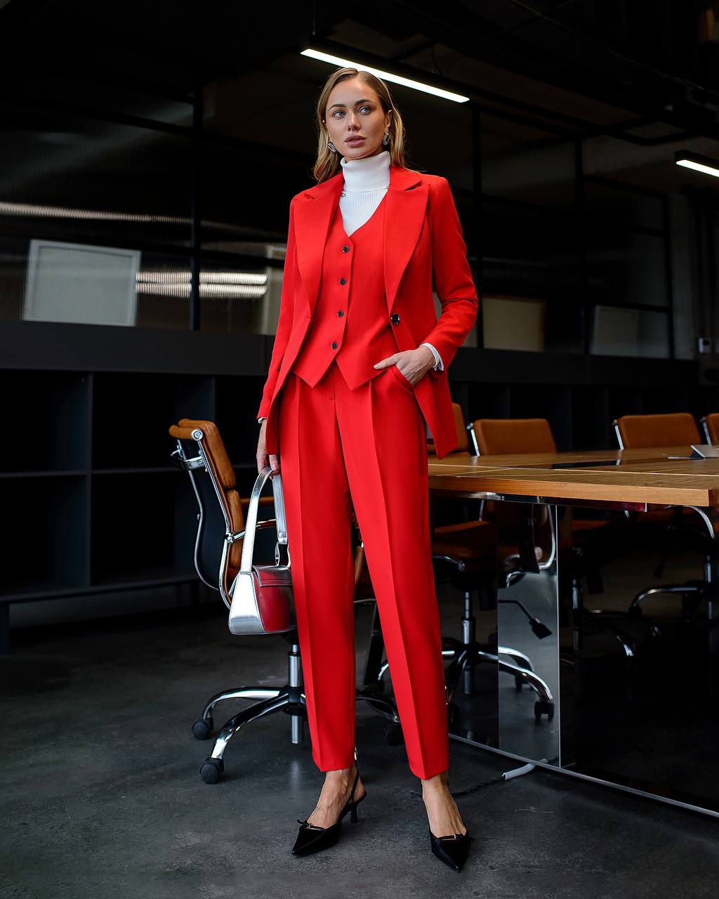 Dreiteiliger Anzug | Blazer + Weste mit Knöpfen + gerade Hose