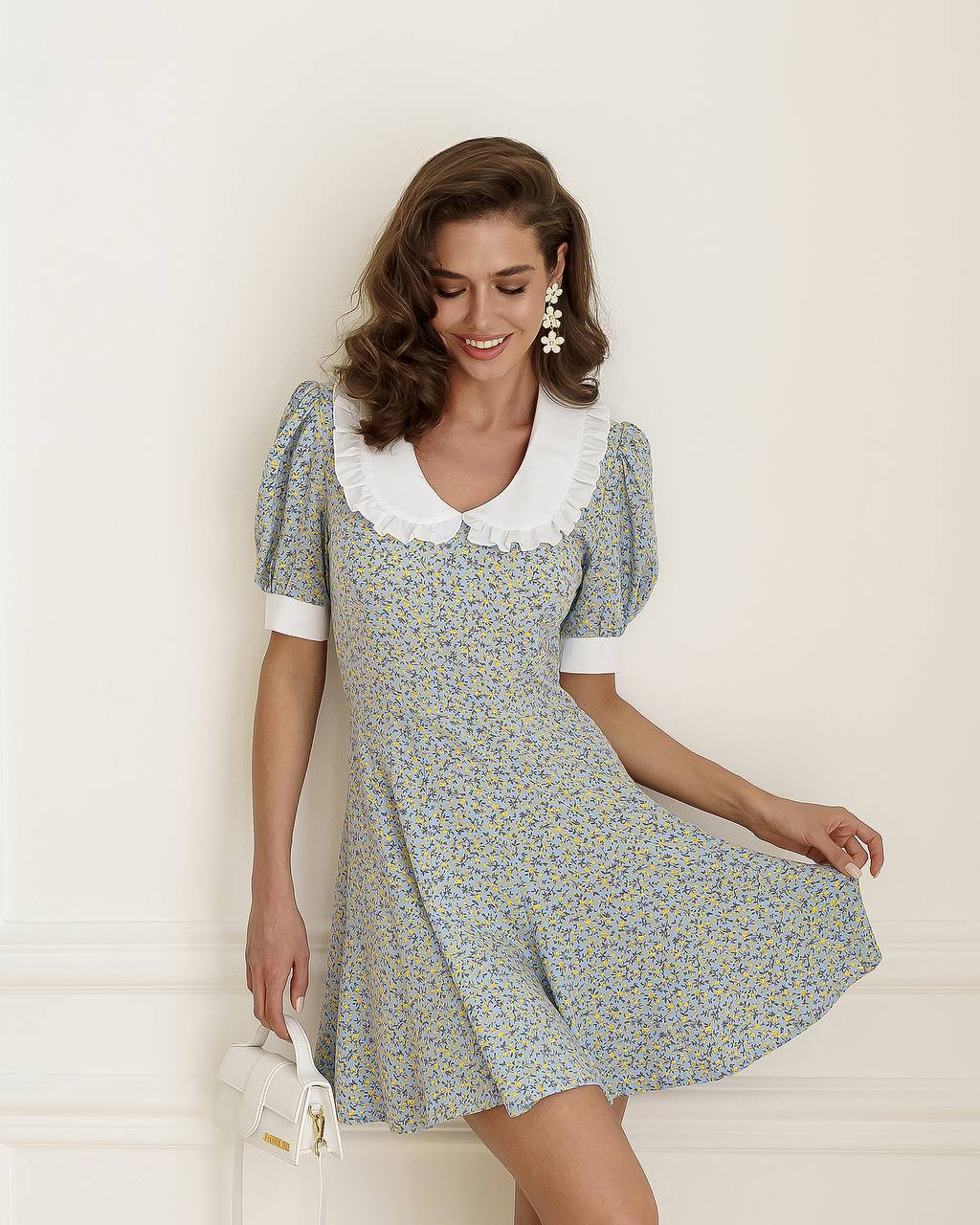 Mini-Blumenkleid | Breiter Peter-Pan-Kragen