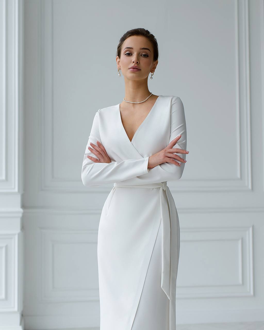 Beiges Midi-Wickelkleid