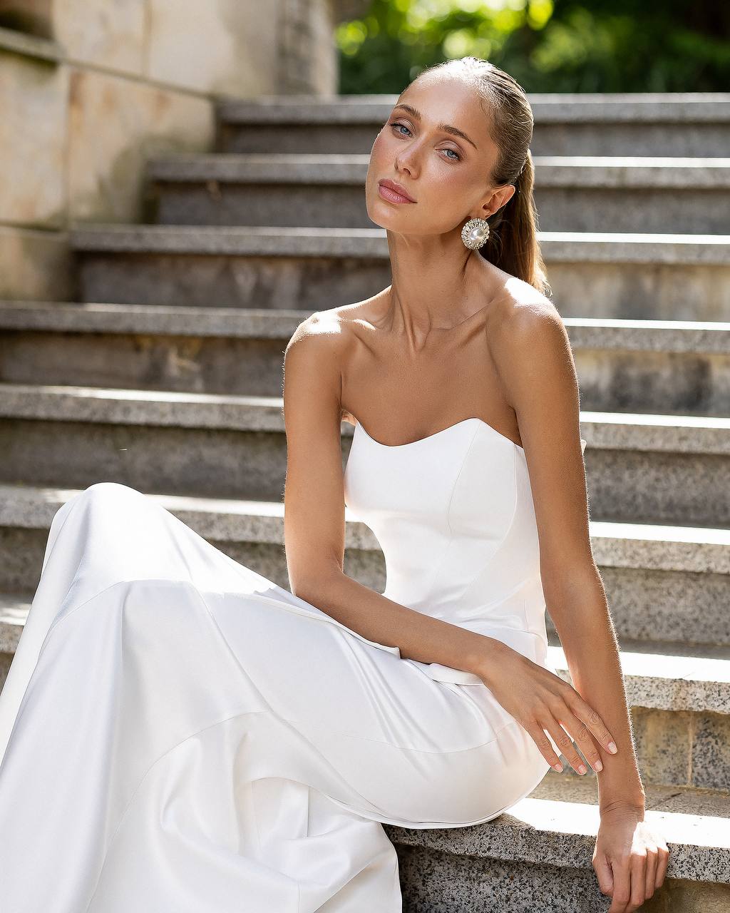 Cat-Eye Neckline Wedding Dress with Sculpted Hips
