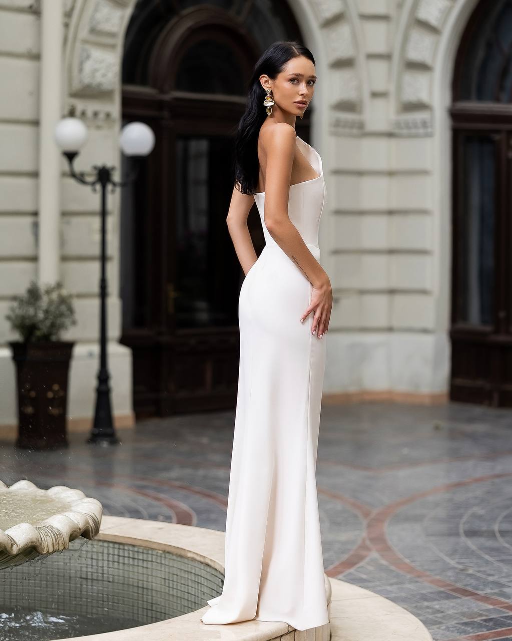 Minimalist One-Shoulder Mermaid Wedding Dress | Modern White Bridal Gown