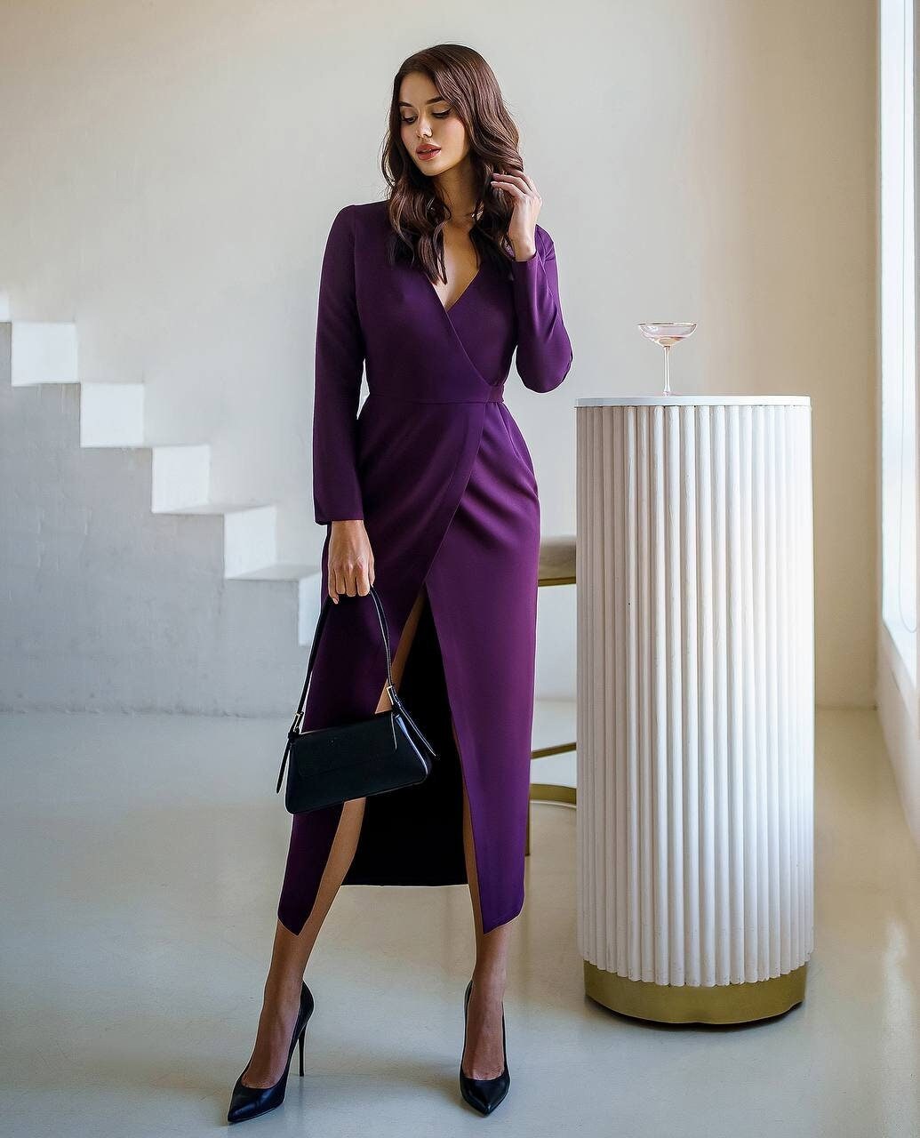 Beiges Midi-Wickelkleid