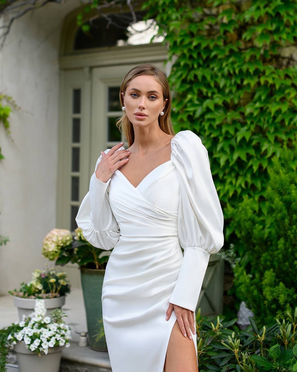 Midikleid mit langen Ärmeln mit Manschetten