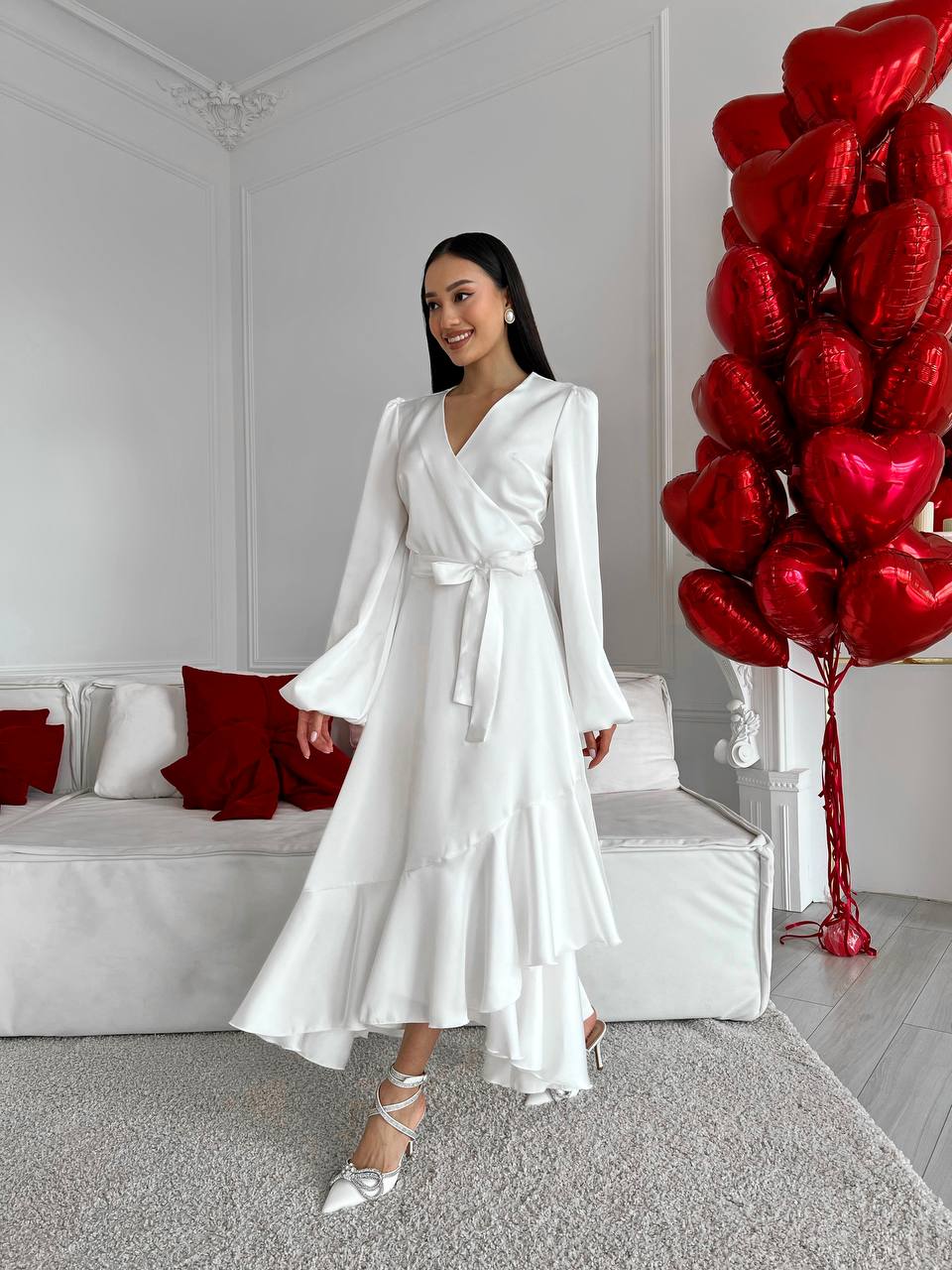 Weißes Maxi-Wickelkleid