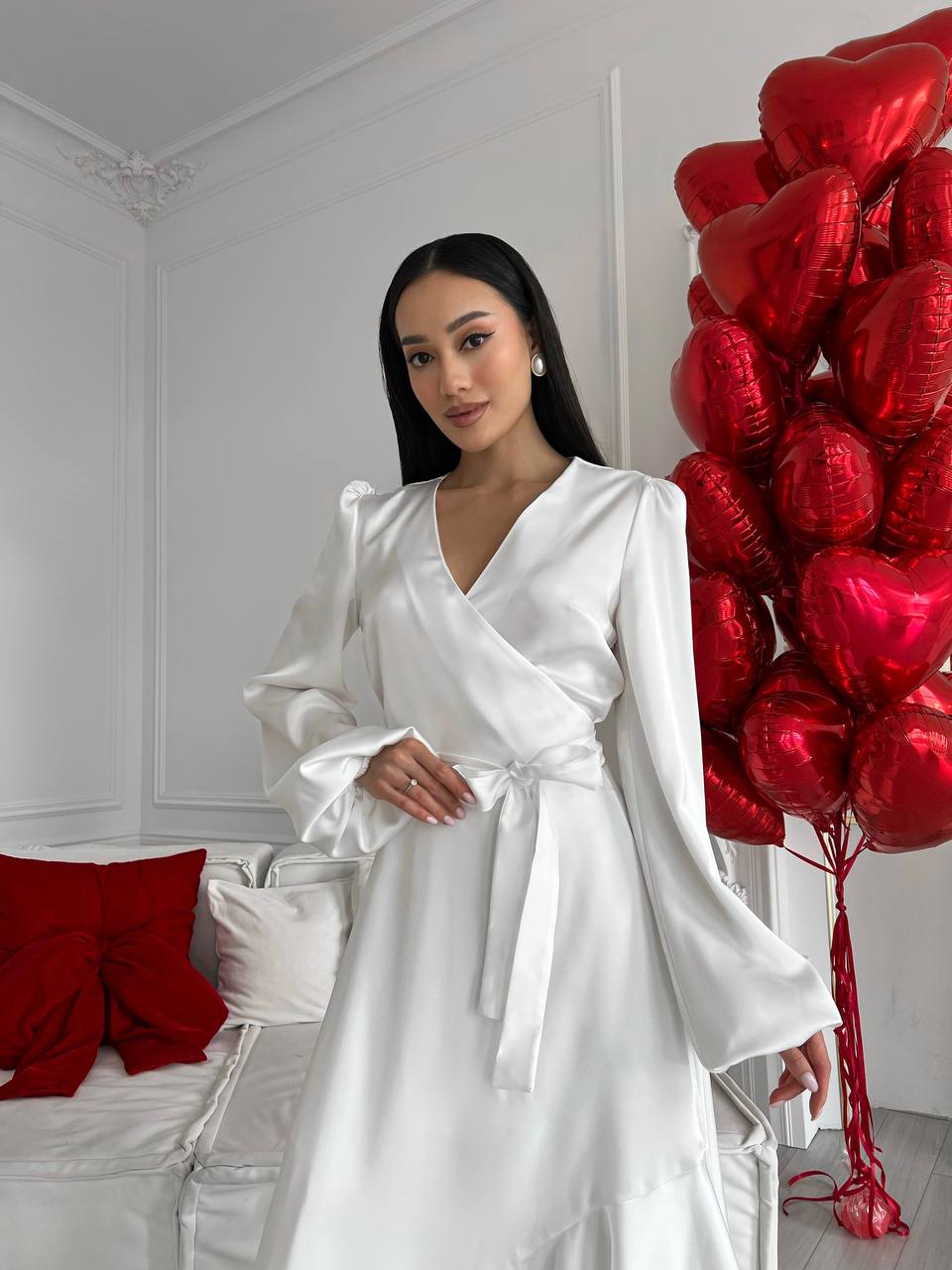 Weißes Maxi-Wickelkleid