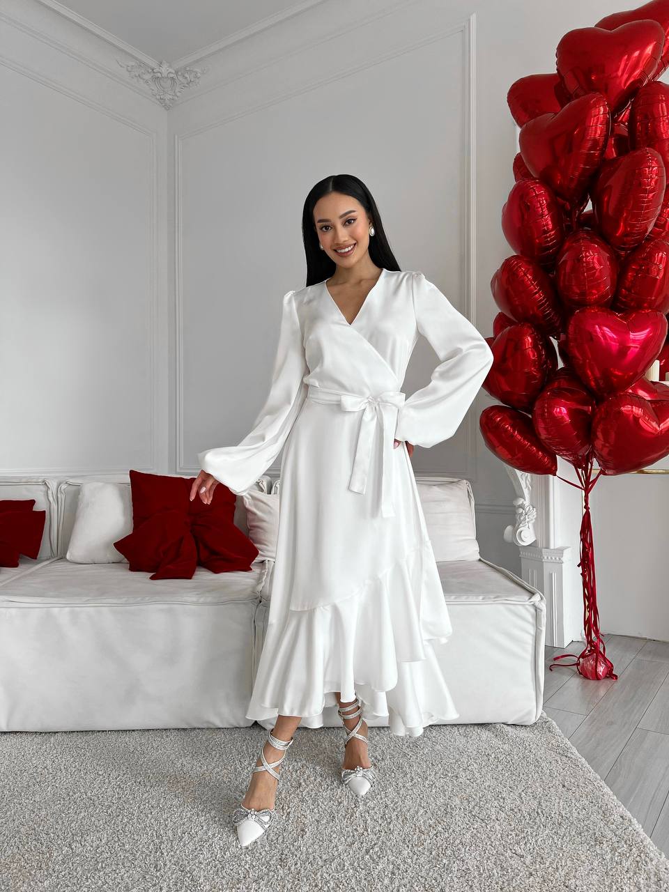 Weißes Maxi-Wickelkleid