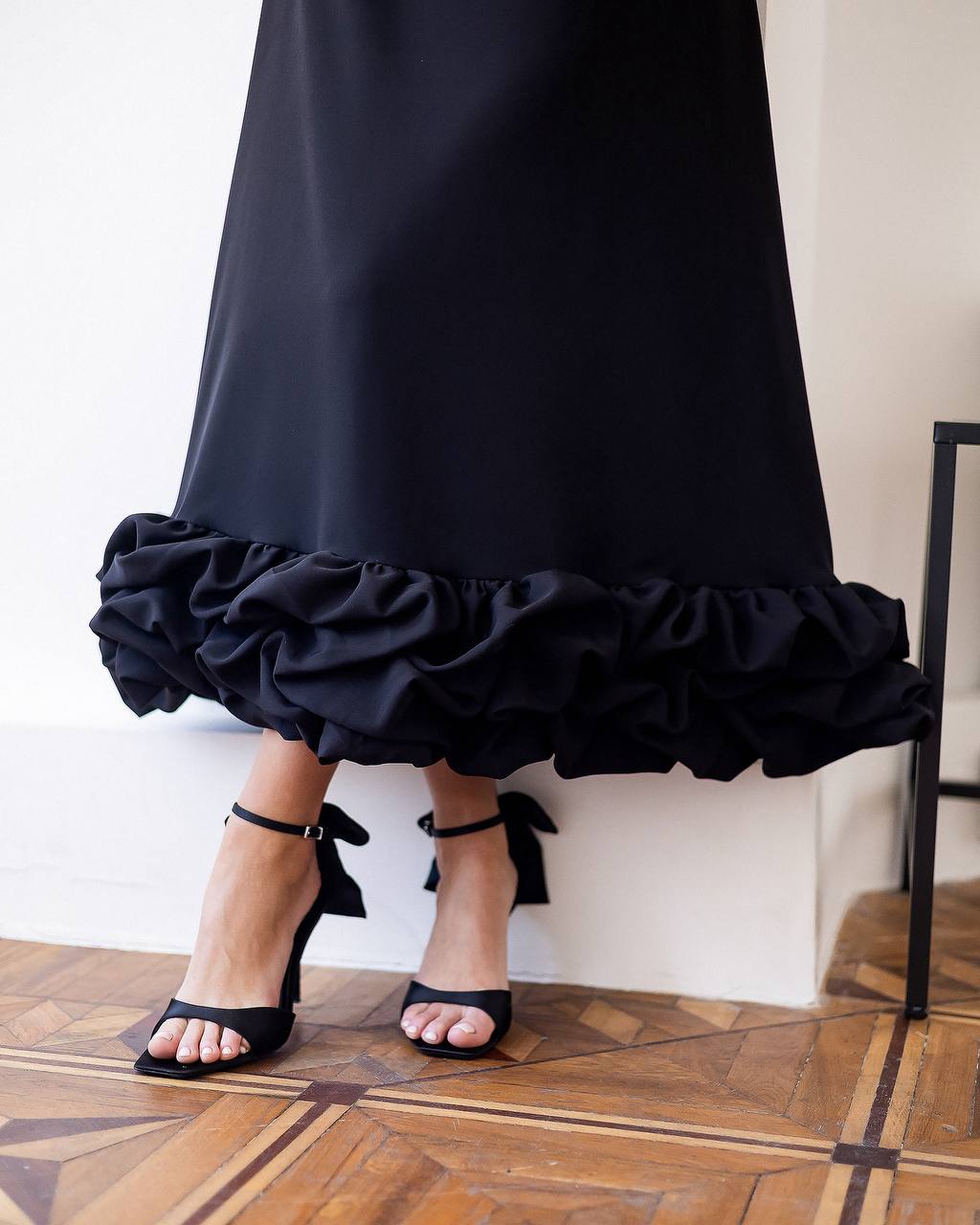 Elegant Black Sleeveless Ruffle Hem Maxi Dress