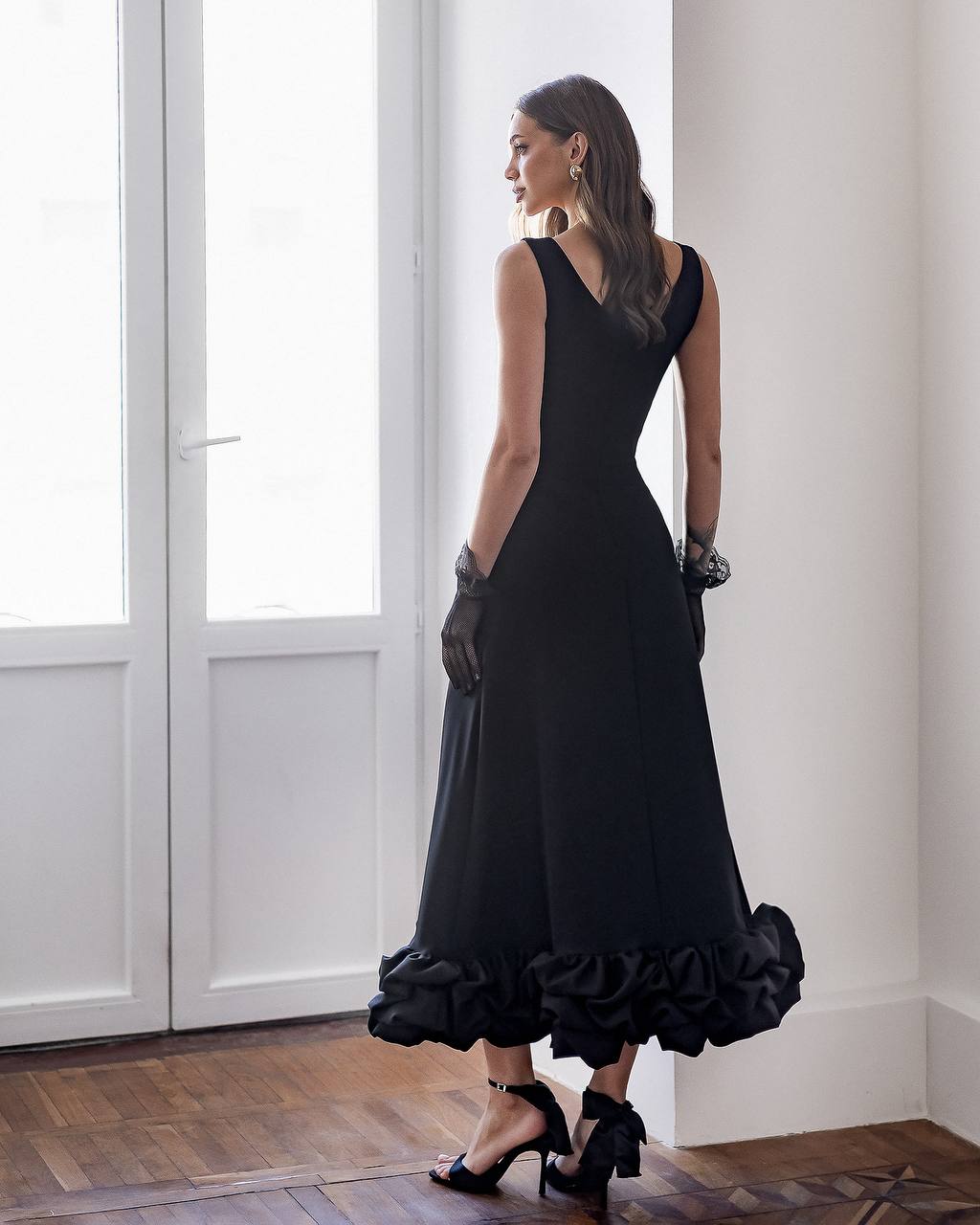 Elegant Black Sleeveless Ruffle Hem Maxi Dress