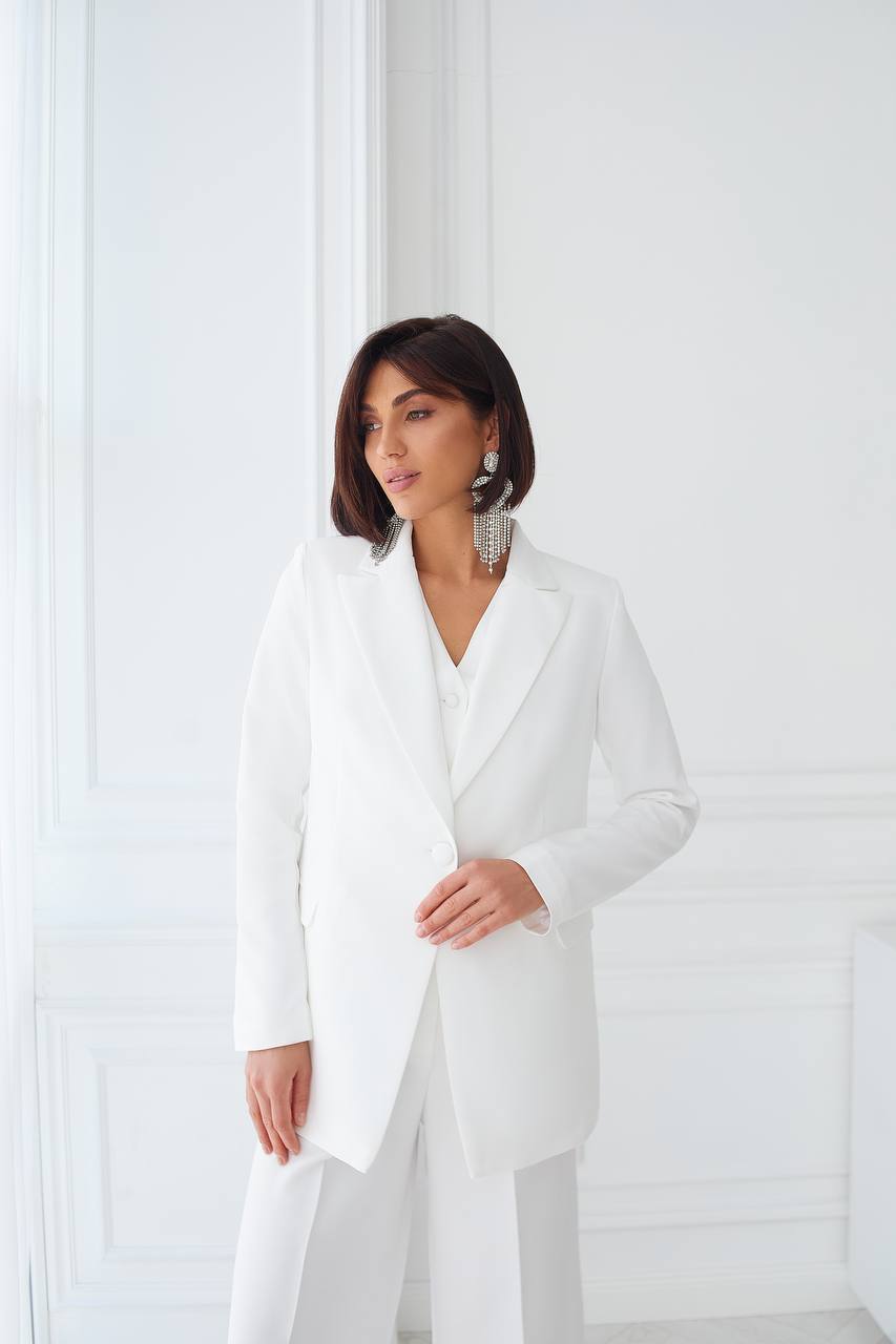 Elegant White Three Piece Pantsuit