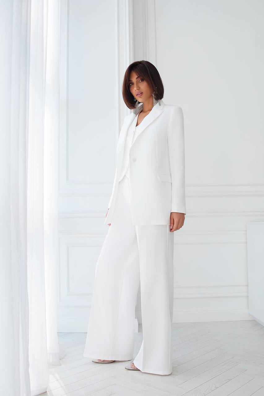 Elegant White Three Piece Pantsuit