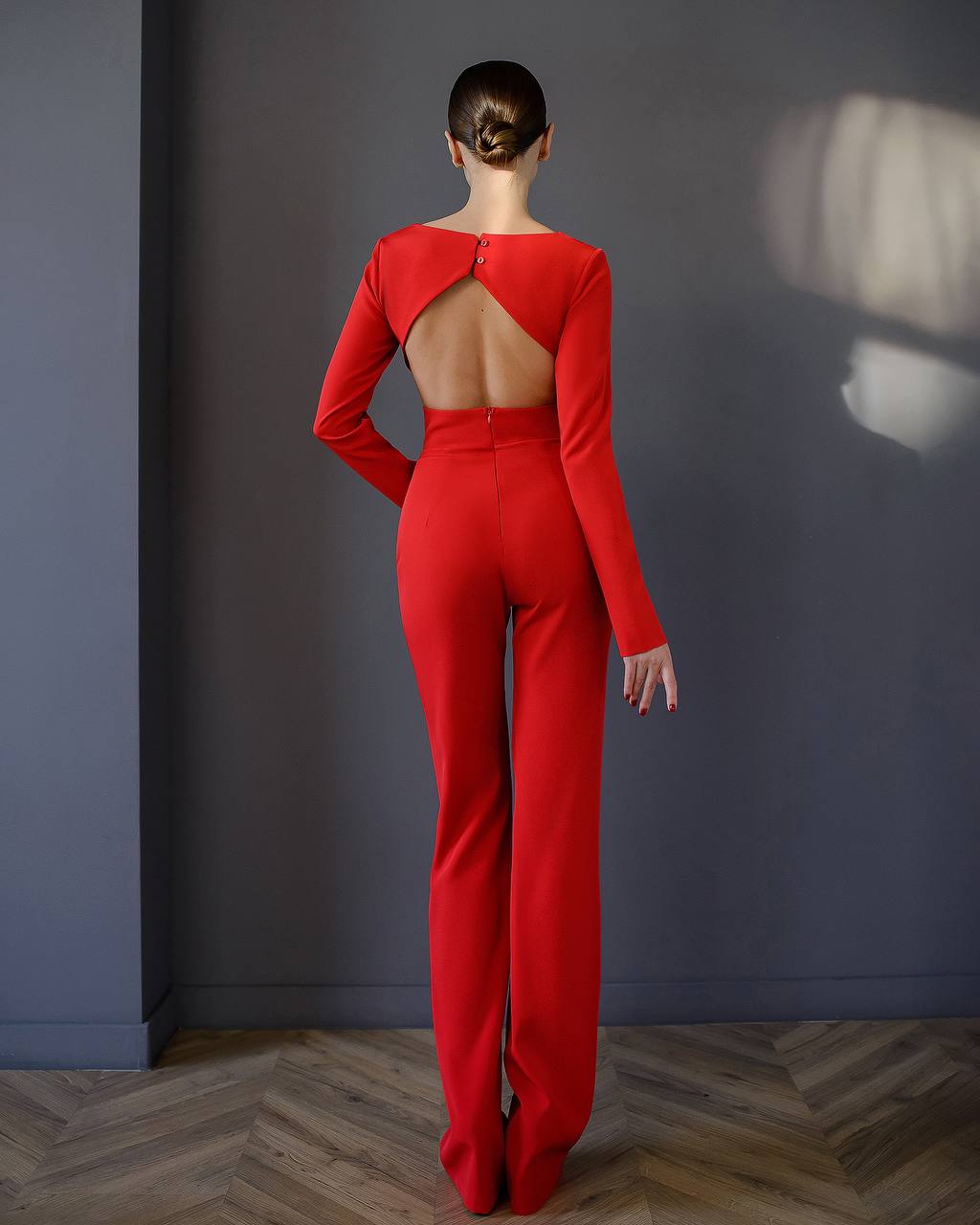 Formeller Jumpsuit mit offenem Rücken 