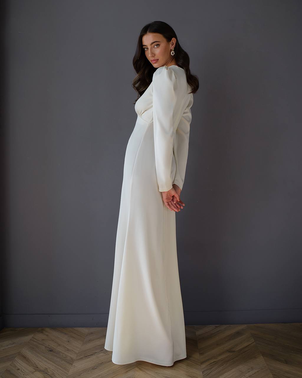 Ivory maxi dress with cut on the leg