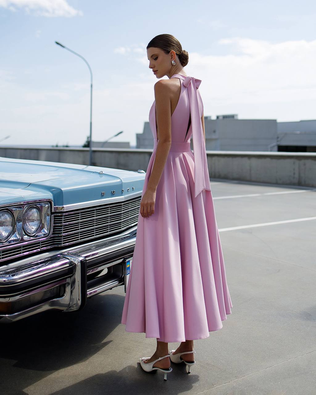 Women Midi Dress with Halter Neck and Open Bow Back
