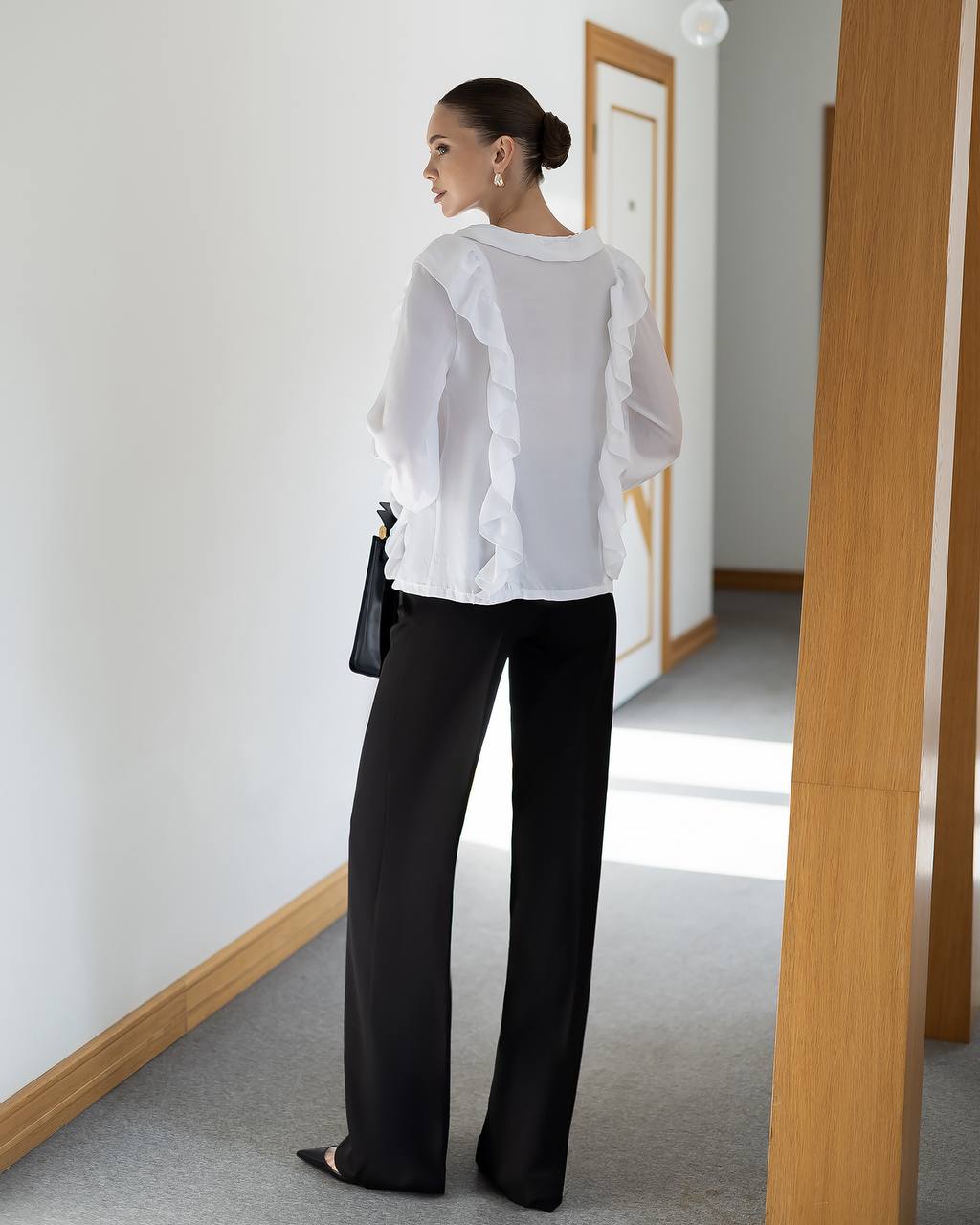 Women Ruffle Blouse with Front Tie Up