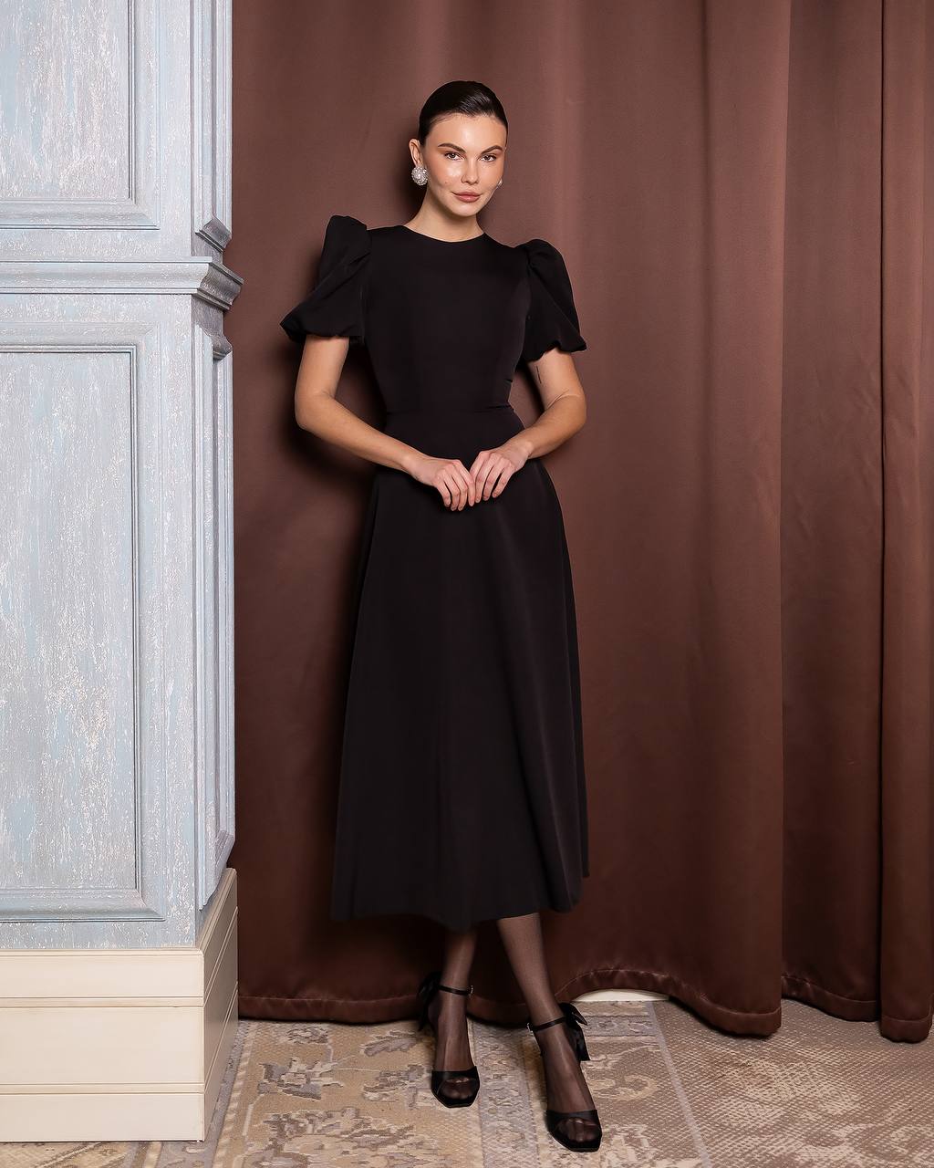 Elegant A-Line Midi Dress with Short Puffed Sleeve