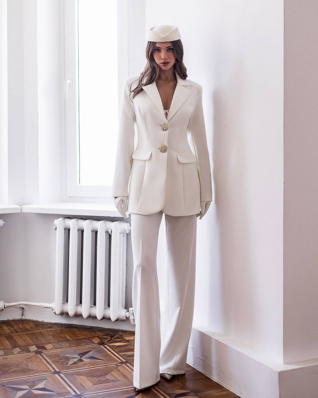 Casual Tailored Women Pantsuit: Wide Leg Pants and Blazer