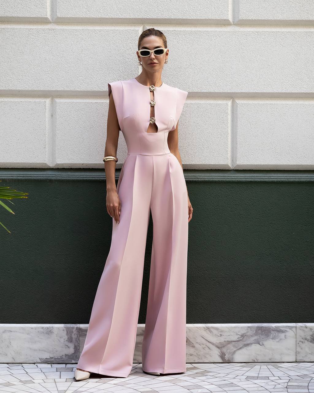 Elegant Sleeveless Jumpsuit with Wide Leg Pants