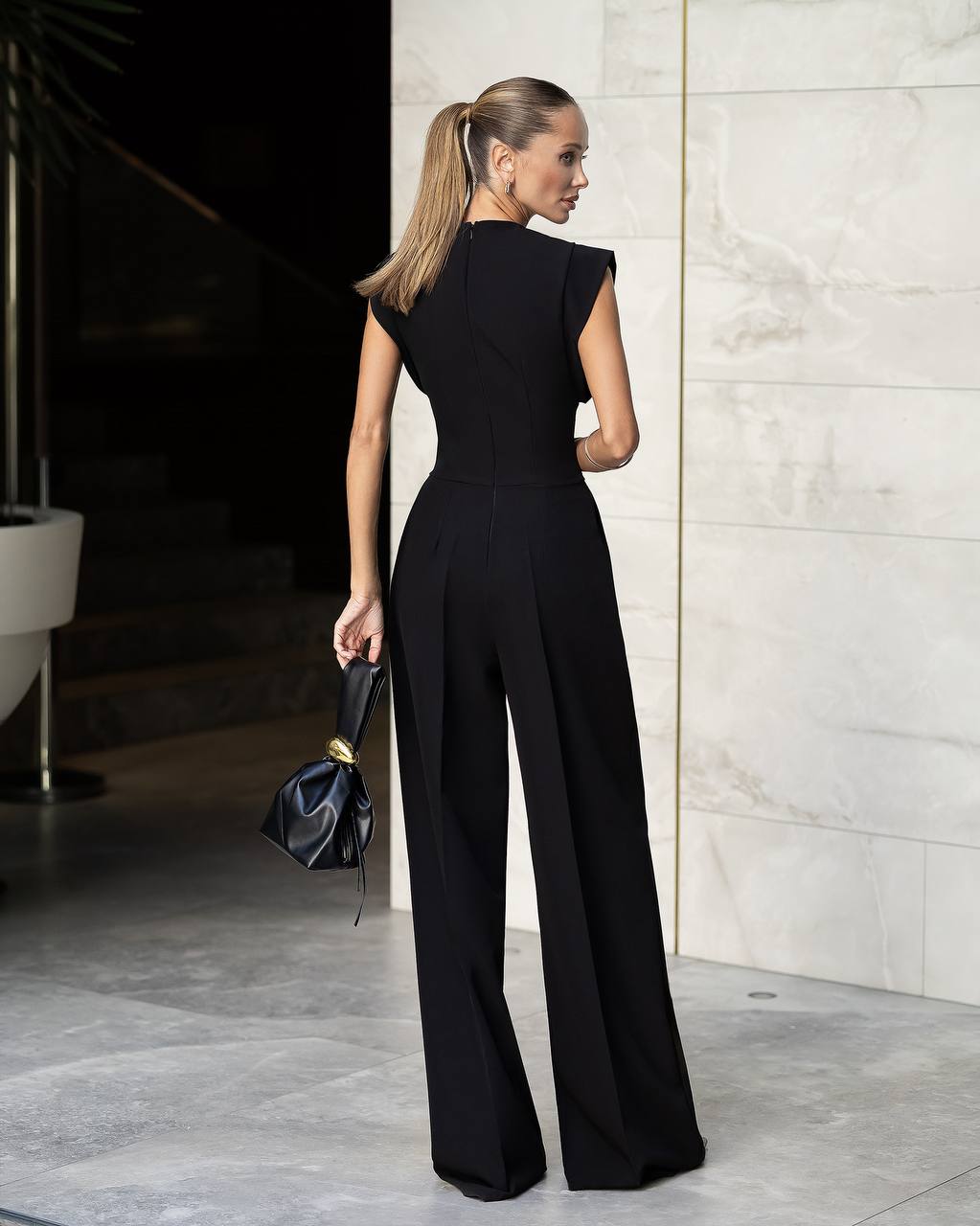 Elegant Sleeveless Jumpsuit with Wide Leg Pants