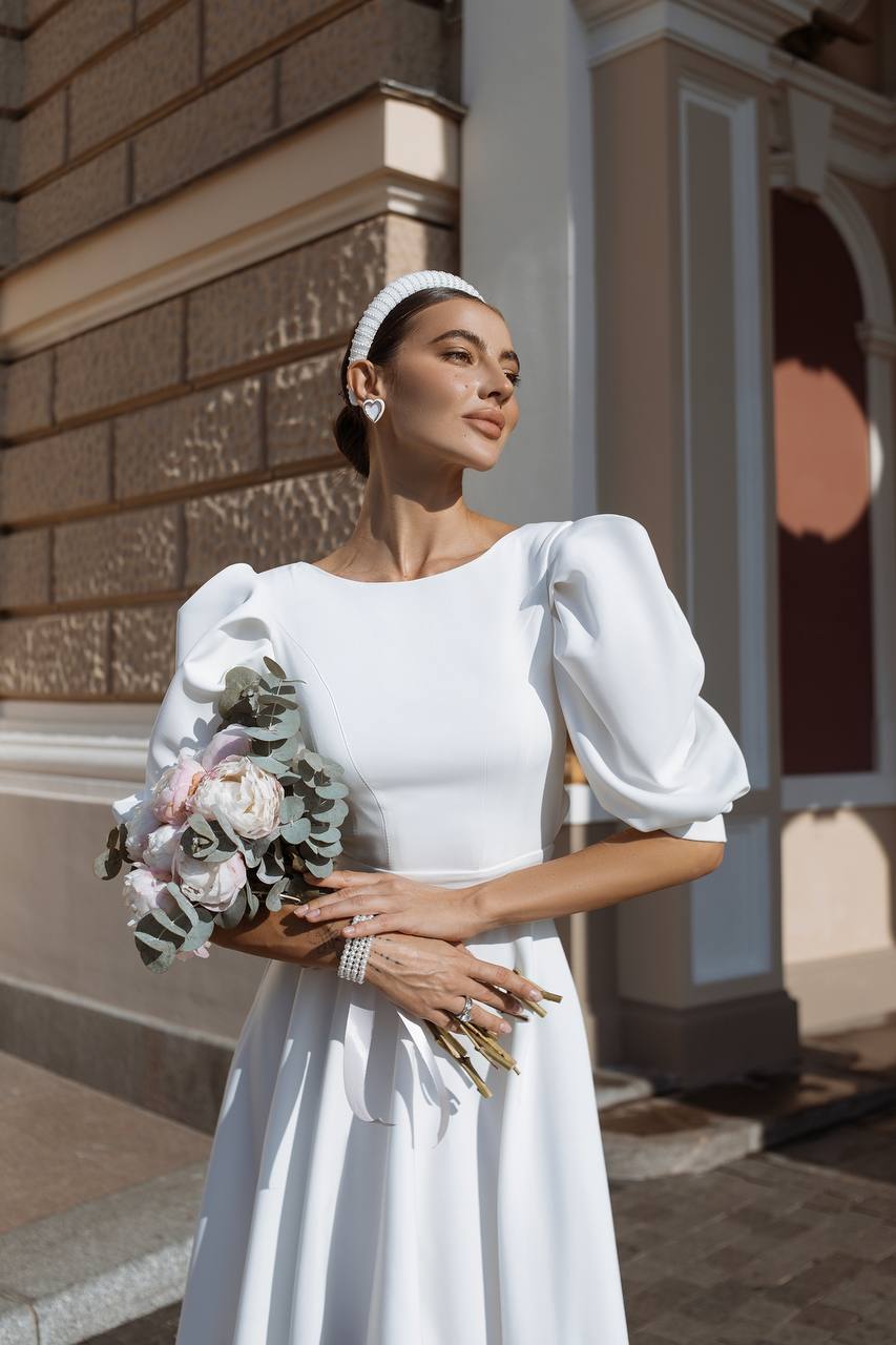 Royal Bridal Dress with Short Puffed Sleeves