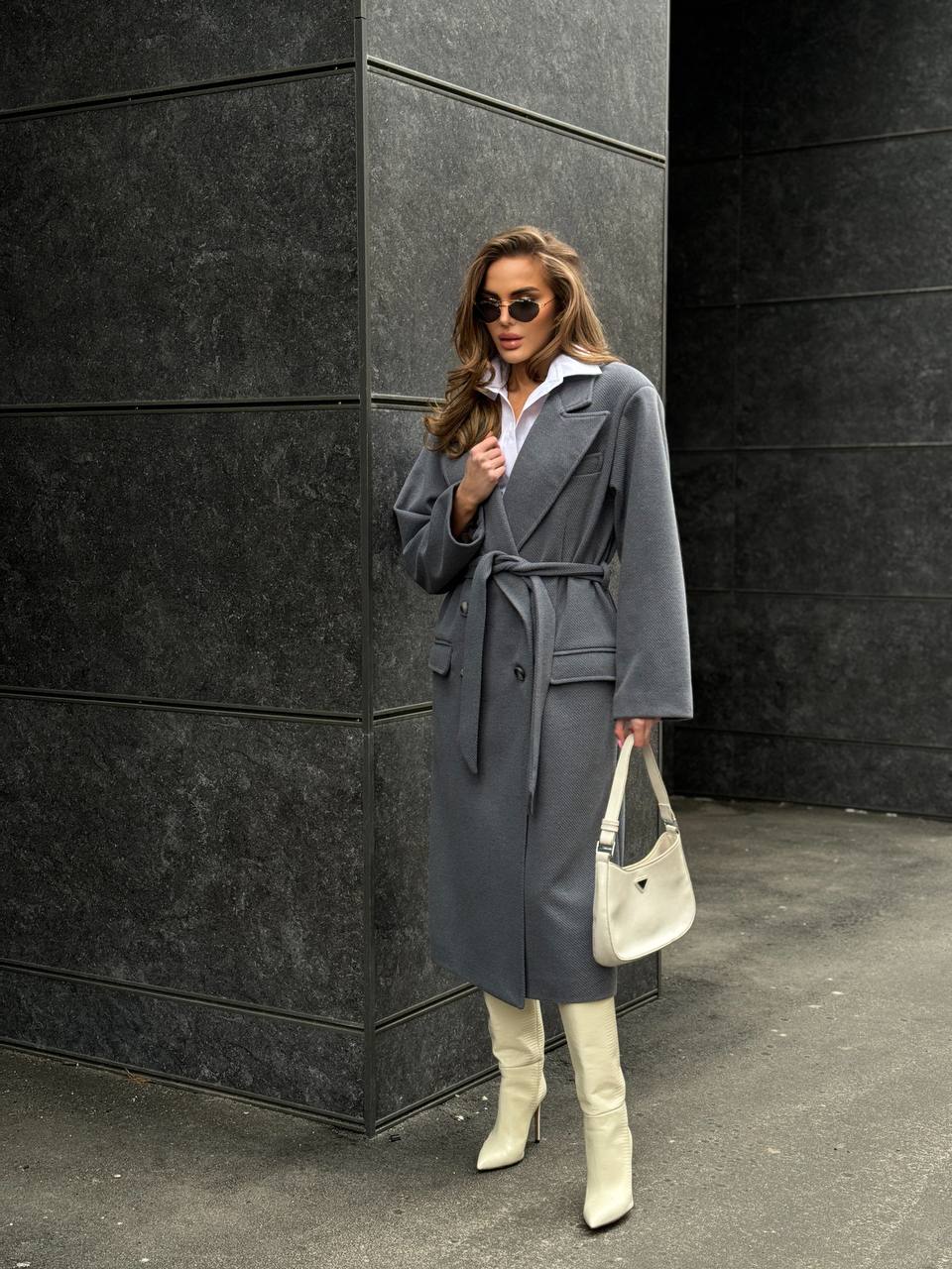 Loose Fitting Coat With a Belt