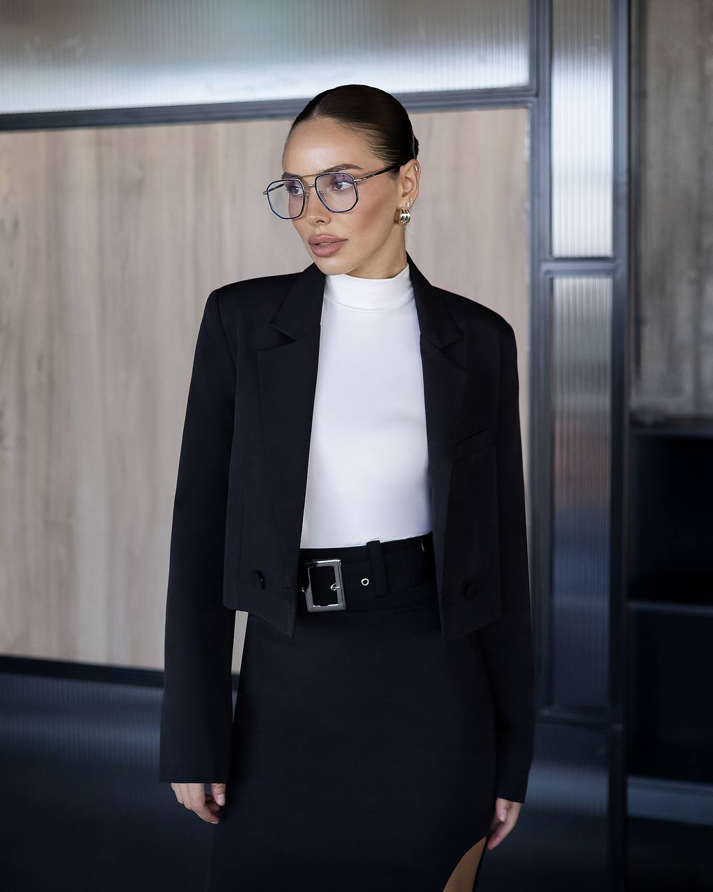 Kostüm|Kurzblazer mit asymmetrischem Schlitzrock