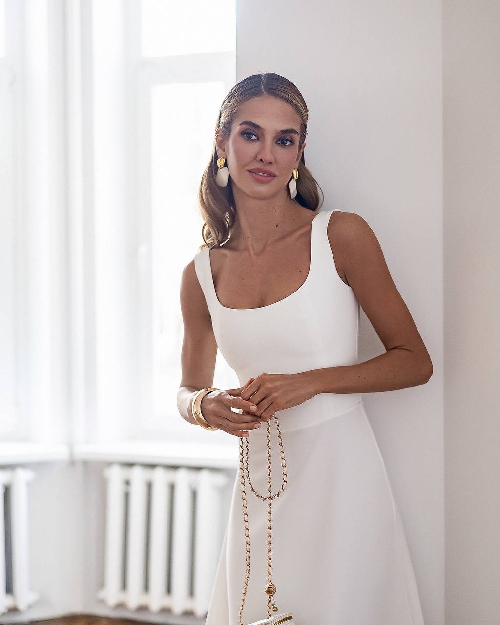 White Maxi Wedding Dress with Square Neck and Ruffle Hem