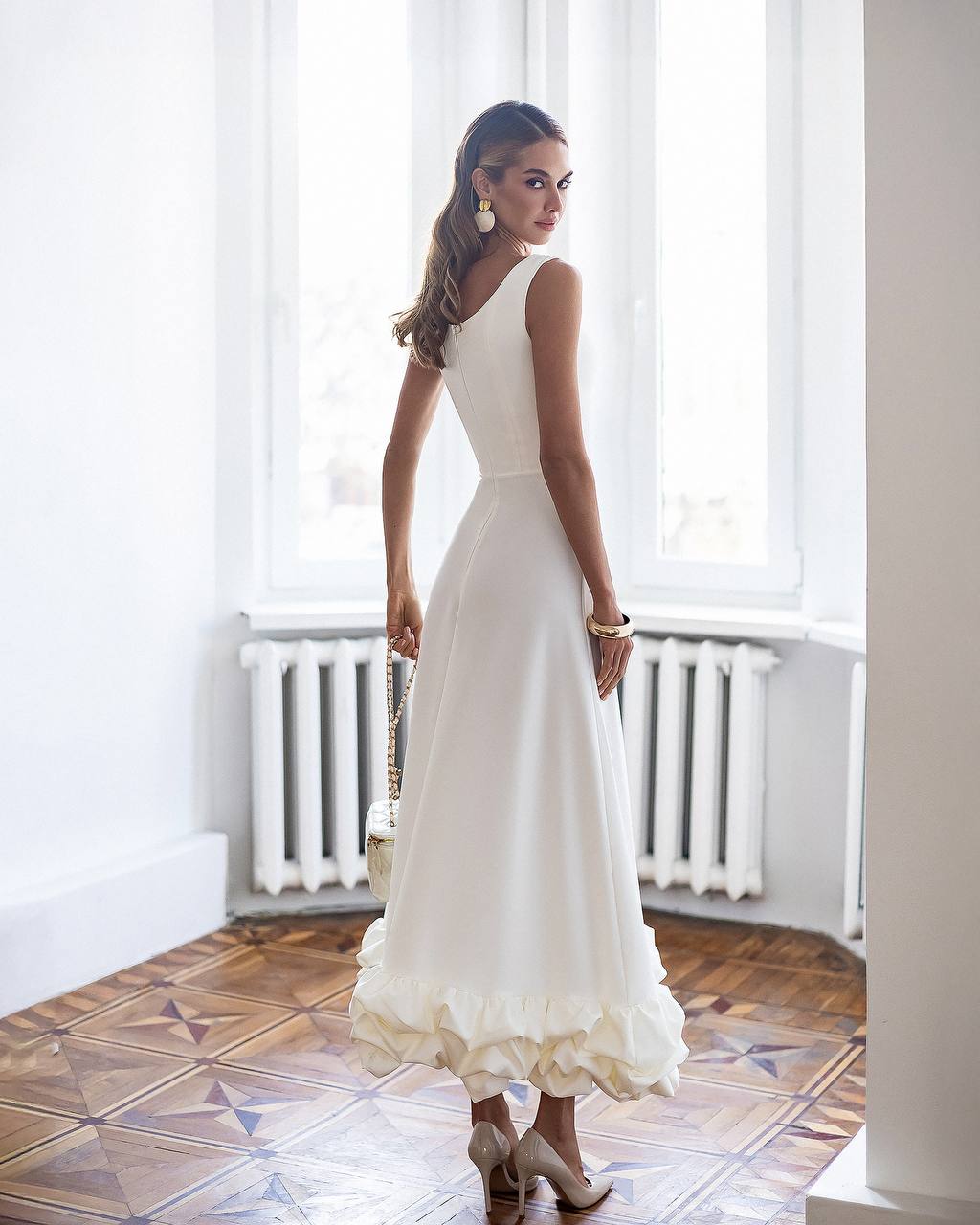 White Maxi Wedding Dress with Square Neck and Ruffle Hem