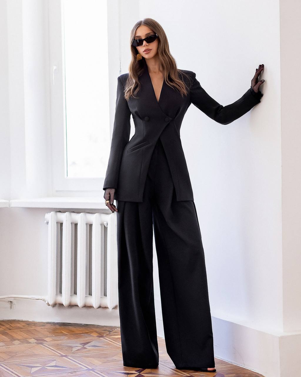 Elegant Wide Leg Pantsuit with Single Breasted Blazer
