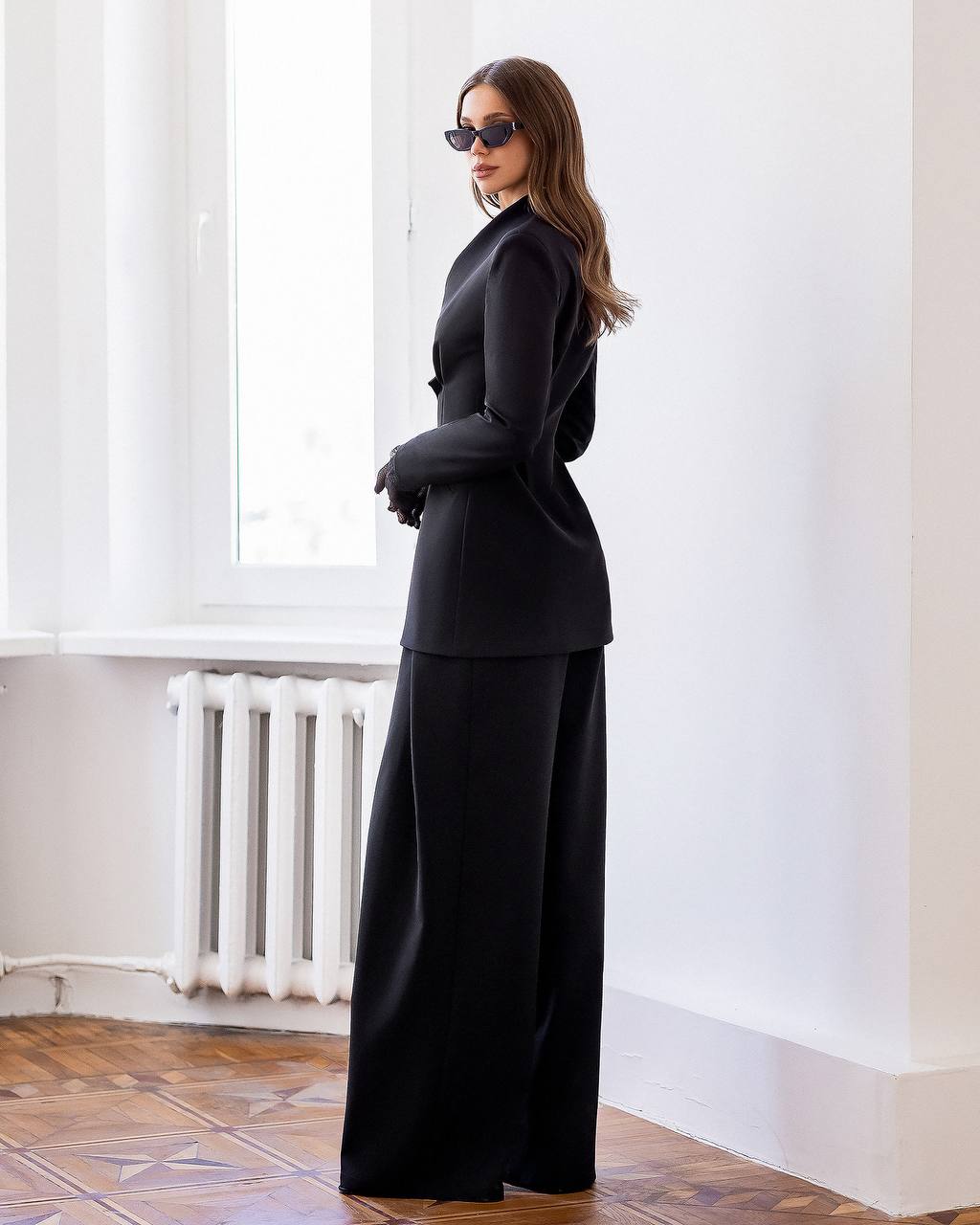 Elegant Wide Leg Pantsuit with Single Breasted Blazer